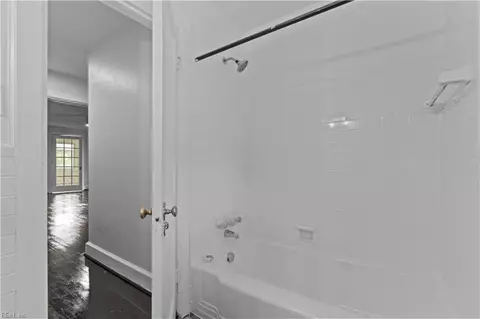 Bath - 1074 Norview Ave, Norfolk, VA 23513 photo 2 of 2