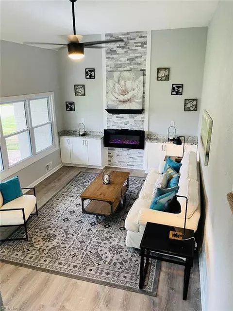 1701 Skyline Dr, Norfolk, VA 23518