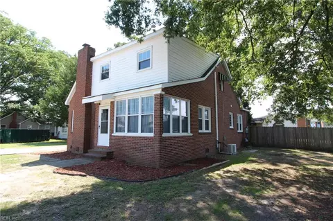 10 Colonial Pl, Newport News, VA 23601