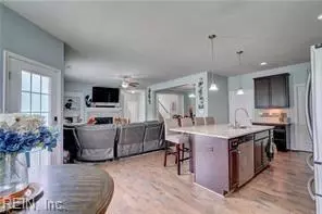 Entry Way - 366 Wisdom Path, Chesapeake, VA 23322 photo 10 of 17