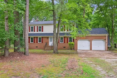 103 Pinehurst Dr, Yorktown, VA 23692