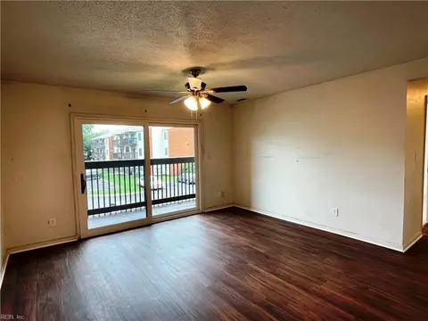 33 Haverford Ct #2, Hampton, VA 23666 photo 2