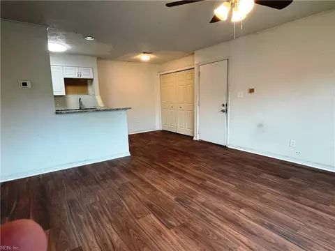 33 Haverford Ct #2, Hampton, VA 23666 photo 4