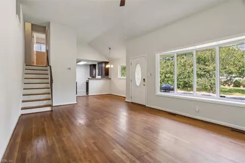 5475 Sandpiper Ln, Norfolk, VA 23502
