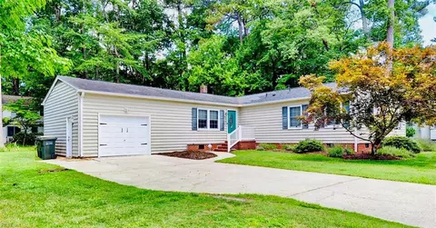 102 Chadds Cir, Yorktown, VA 23692