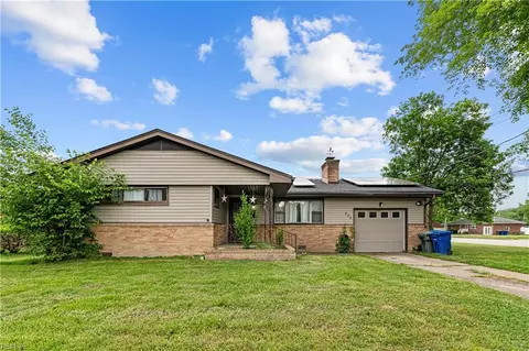 800 Catalina Dr, Newport News, VA 23608
