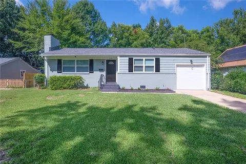 229 Raintree Rd, Virginia Beach, VA 23452