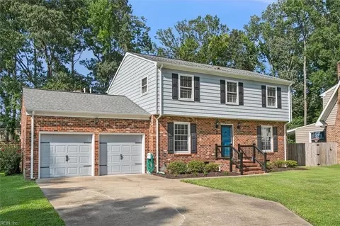 3 Lauren Dr, Poquoson, VA 23662
