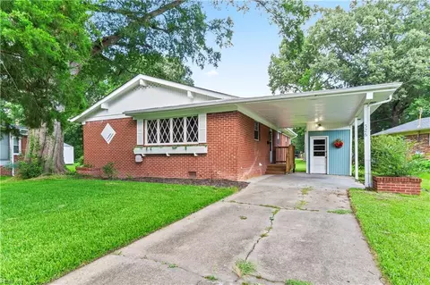 526 Catalpa Dr, Newport News, VA 23601