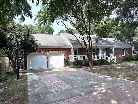 708 Beckley Ln, Chesapeake, VA 23322