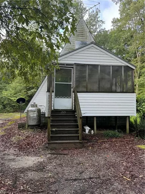 150 Pennsylvania Ave, Claremont, VA 23899