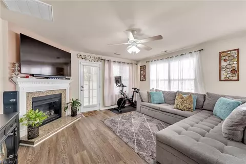 443 Revolution Ln, Newport News, VA 23608