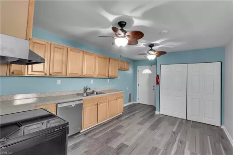 524 Shelton Rd, Hampton, VA 23663 photo 4