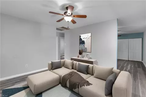 524 Shelton Rd, Hampton, VA 23663 photo 2