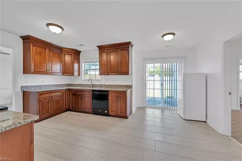 200 Kinnards Ct, Suffolk, VA 23434 photo 5