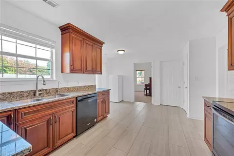 200 Kinnards Ct, Suffolk, VA 23434 photo 11
