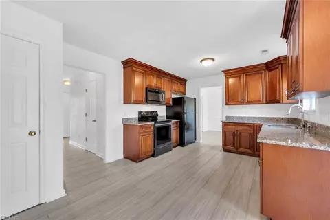 200 Kinnards Ct, Suffolk, VA 23434 photo 9