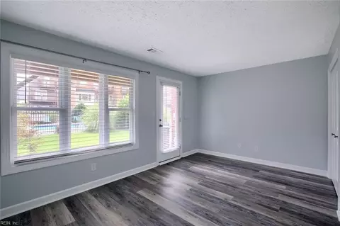 7 Mainsail Dr #1, Hampton, VA 23664 photo 20