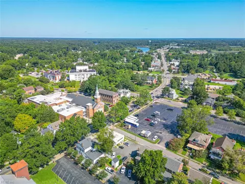 107 Oakdale Ter, Suffolk, VA 23434