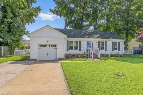 5805 Pleasant Woods Ct, Portsmouth, VA 23703