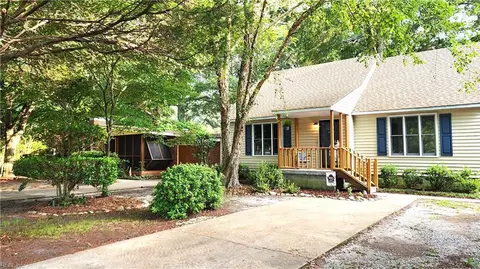 229 Allen Dr, Chesapeake, VA 23322