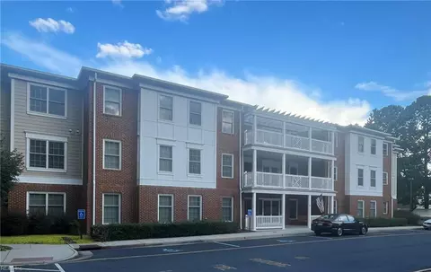 140 Springer Ln #234, Chesapeake, VA 23320