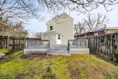 Exterior - 525 Wine St, Hampton, VA 23669 photo 4 of 4