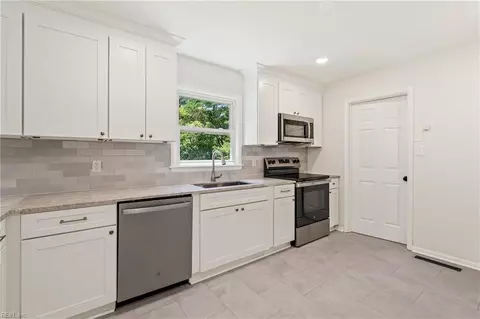 4029 Ahoy Dr, Chesapeake, VA 23321 photo 14