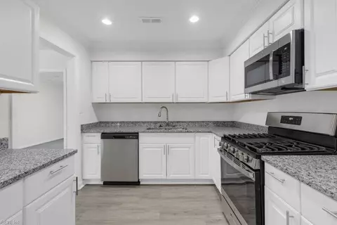 318 Fort Worth St, Hampton, VA 23669 photo 3
