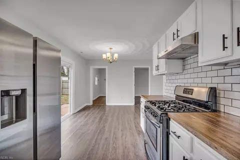 Kitchen - 1810 Darville Dr, Hampton, VA 23663 photo 4 of 4