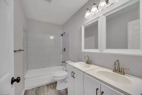 Bath - 1810 Darville Dr, Hampton, VA 23663 photo 1 of 1