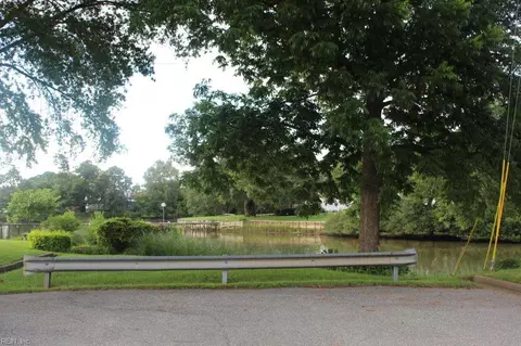 View/Area - 21 Myrtle St, Hampton, VA 23669 photo 2 of 5