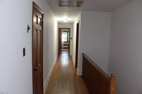 Entry Way - 21 Myrtle St, Hampton, VA 23669 photo 2 of 2