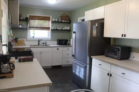 Kitchen - 21 Myrtle St, Hampton, VA 23669 photo 1 of 4