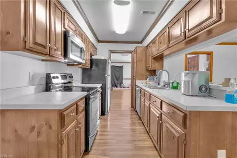 6 Colonies Lndg, Hampton, VA 23669