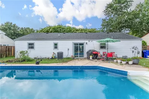 2912 Guther Pl, Virginia Beach, VA 23453