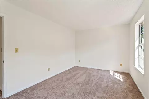 Bedroom - 1104 Cherrytree Ln, Chesapeake, VA 23320 photo 6 of 6