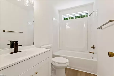 Bath - 1104 Cherrytree Ln, Chesapeake, VA 23320 photo 3 of 4