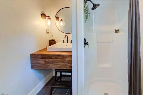 Bath - 709 Elderberry Ct, Chesapeake, VA 23320 photo 7 of 7