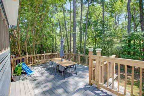 Exterior - 709 Elderberry Ct, Chesapeake, VA 23320 photo 7 of 9
