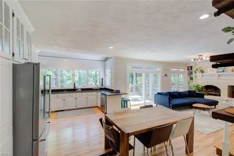 Kitchen - 709 Elderberry Ct, Chesapeake, VA 23320 photo 6 of 6