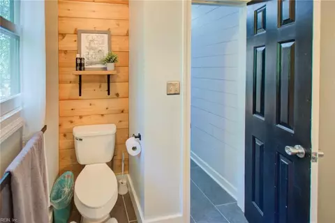 Bath - 709 Elderberry Ct, Chesapeake, VA 23320 photo 6 of 7