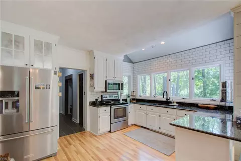 Kitchen - 709 Elderberry Ct, Chesapeake, VA 23320 photo 4 of 6