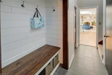 Entry Way - 709 Elderberry Ct, Chesapeake, VA 23320 photo 3 of 3