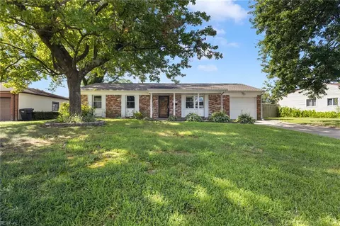 3725 Forest Glen Rd, Virginia Beach, VA 23452