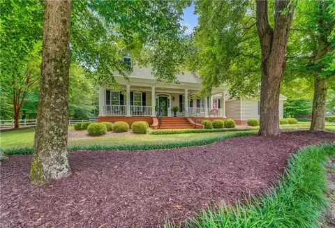 310 Woodland Dr, Franklin, VA 23851