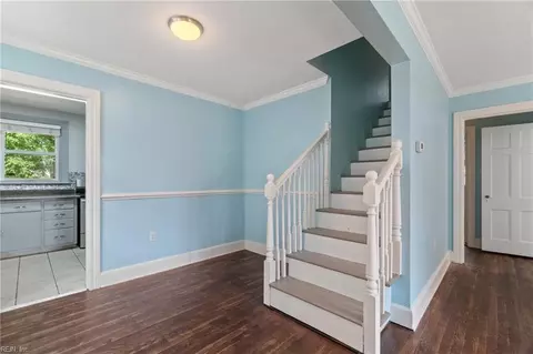 Entry Way - 70 S Boxwood St, Hampton, VA 23669 photo 3 of 4