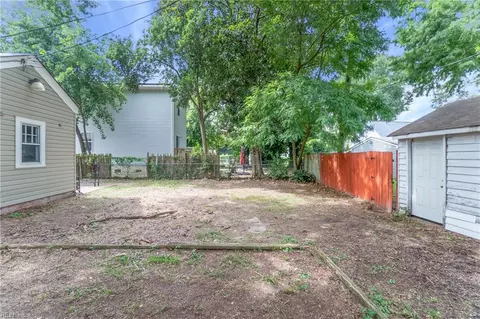 Exterior - 70 S Boxwood St, Hampton, VA 23669 photo 10 of 10