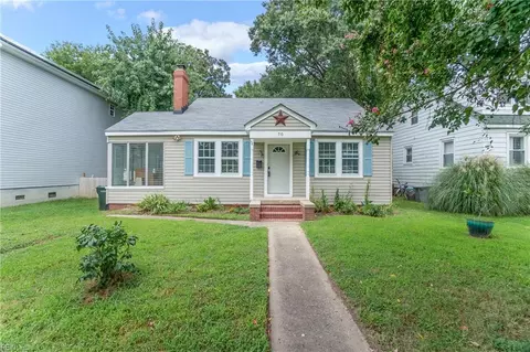 Exterior - 70 S Boxwood St, Hampton, VA 23669 photo 3 of 10