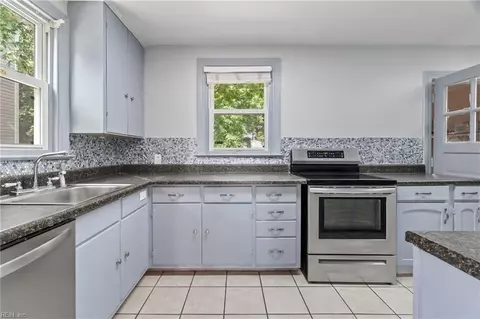 Kitchen - 70 S Boxwood St, Hampton, VA 23669 photo 1 of 3